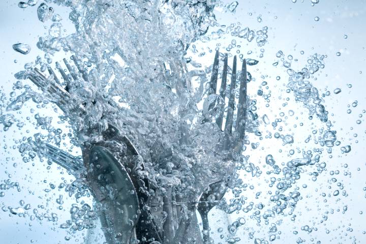 WASSERVERBRAUCH DER SPÜLMASCHINE – SO HOLEN SIE DAS MEISTE AUS EINEM SPÜLGANG HERAUS